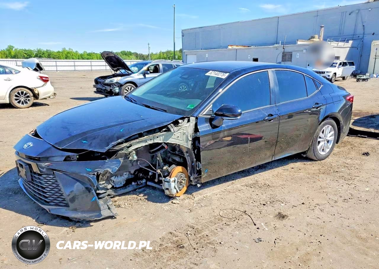 2025 Toyota Camry Le – zdjęcie 1 z 12