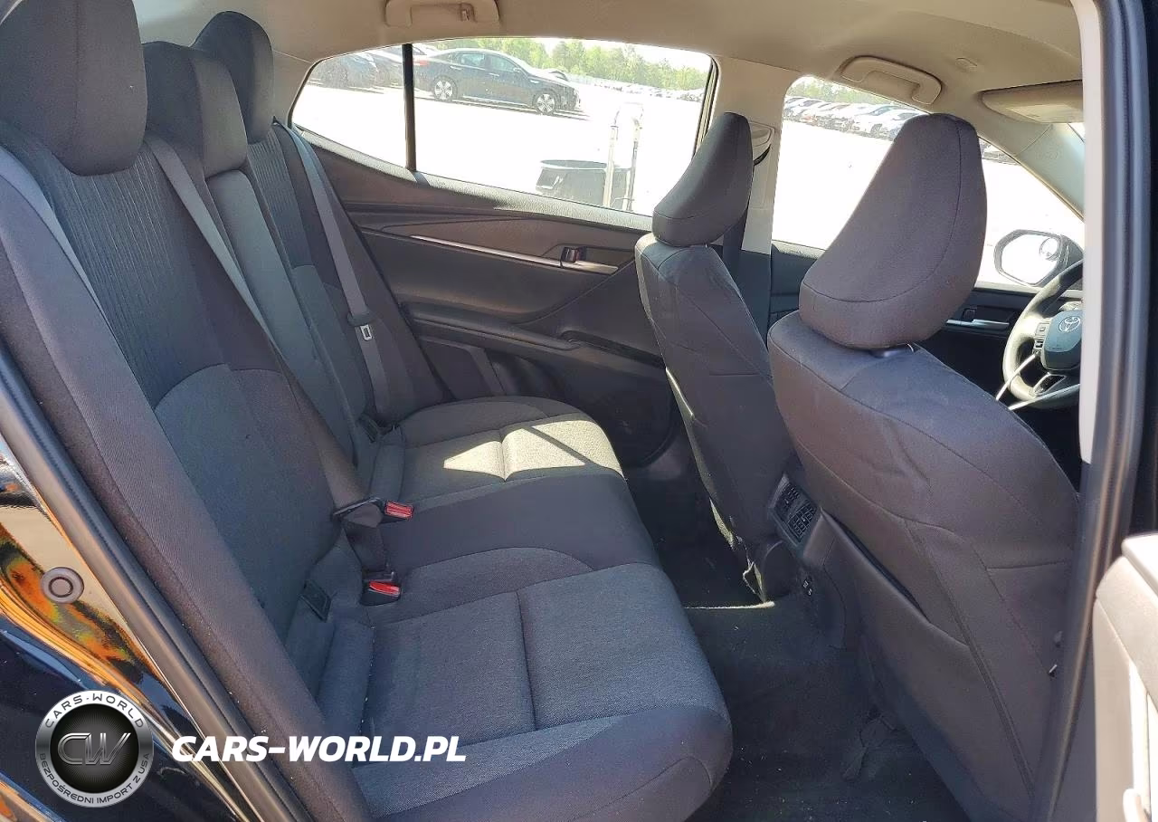 2025 Toyota Camry Le VIN:4T1DAACK3SU502297 - 10