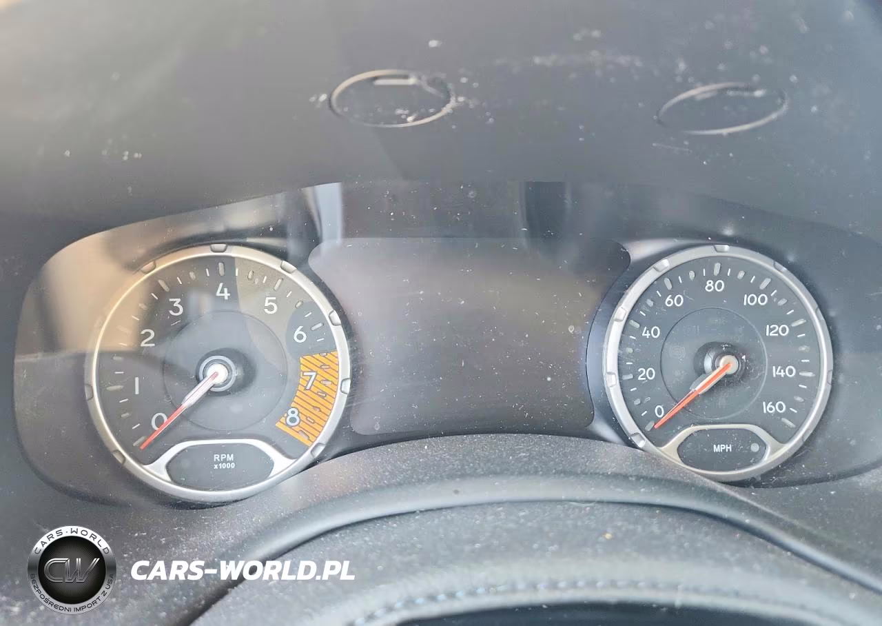2021 Jeep Renegade Latitude VIN:ZACNJCBB7MPM58652 - 9