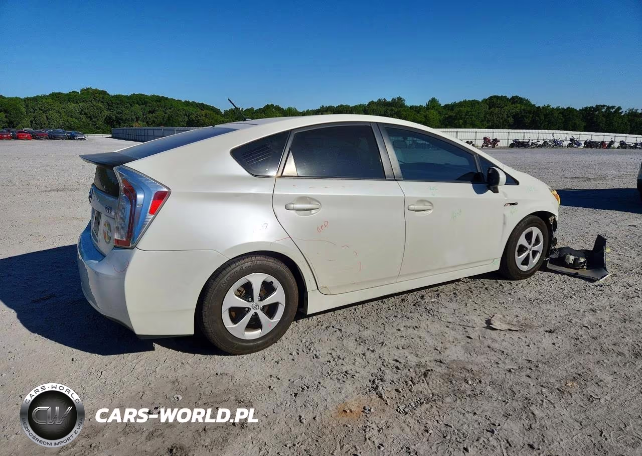 2015 Toyota Prius Two VIN:JTDKN3DU1F1966417 - 3