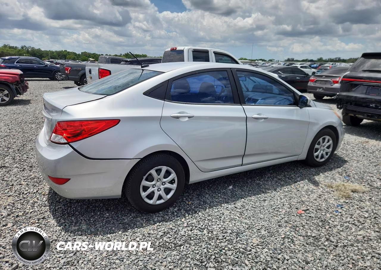 2013 Hyundai Accent Gls VIN:KMHCT4AE8DU332090 - 3