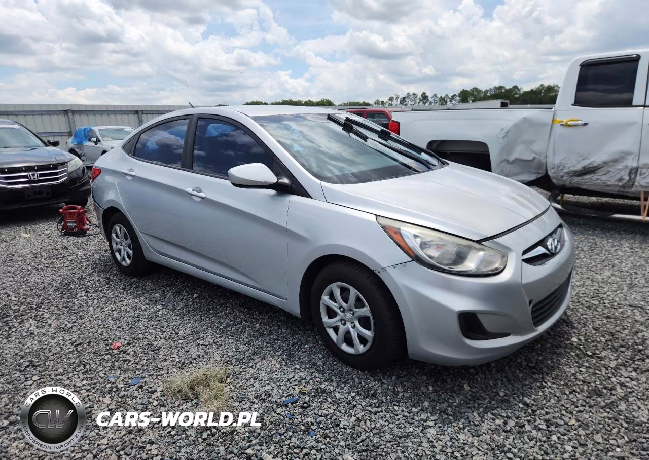 2013 Hyundai Accent Gls VIN:KMHCT4AE8DU332090 - 4