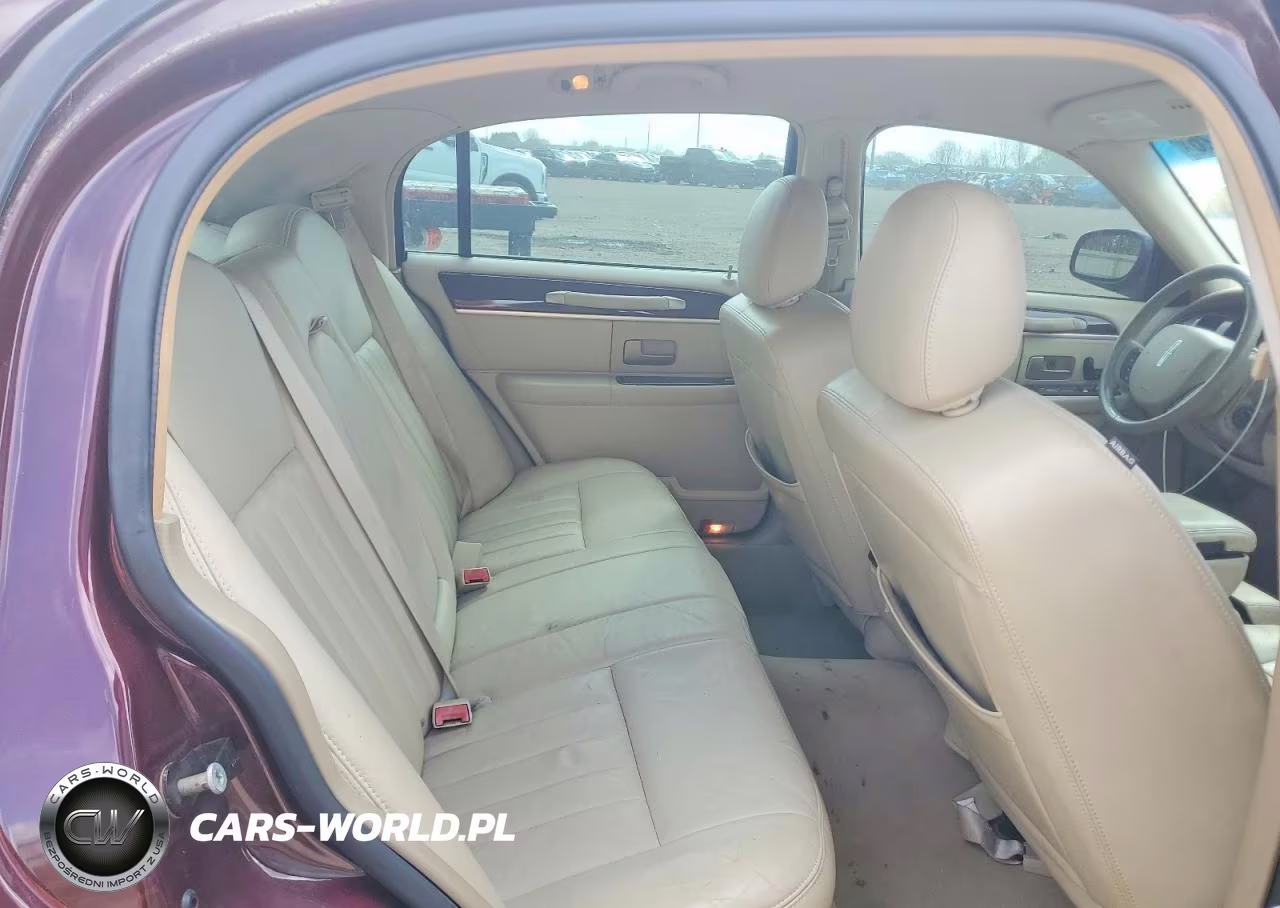 2006 Lincoln Town Car Signature VIN:1LNHM81W46Y647578 - 10