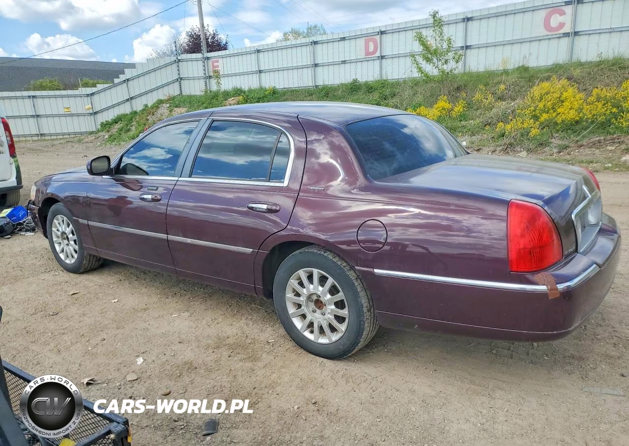 2006 Lincoln Town Car Signature VIN:1LNHM81W46Y647578 - 2