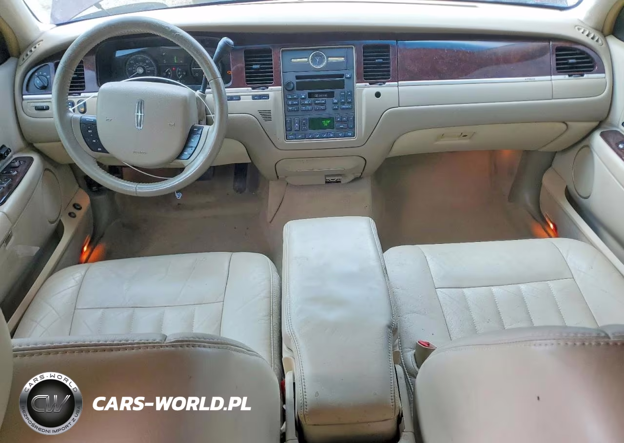 2006 Lincoln Town Car Signature VIN:1LNHM81W46Y647578 - 8