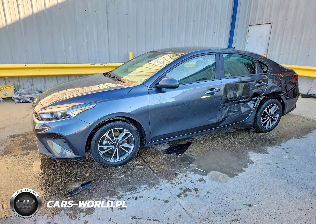 2024 Kia Forte Lxs – zdjęcie 1 z 12