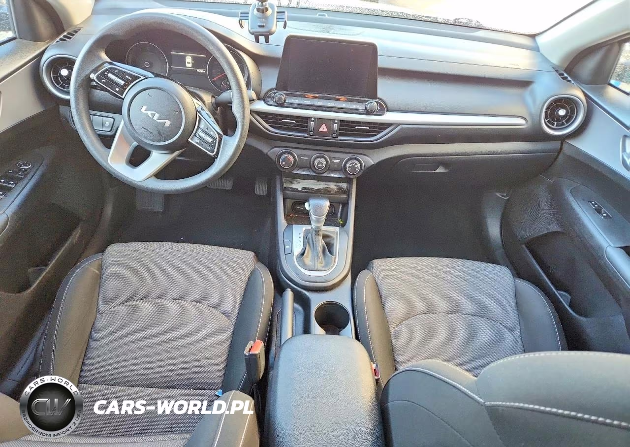 2024 Kia Forte Lxs VIN:3KPF24AD3RE796339 - 8