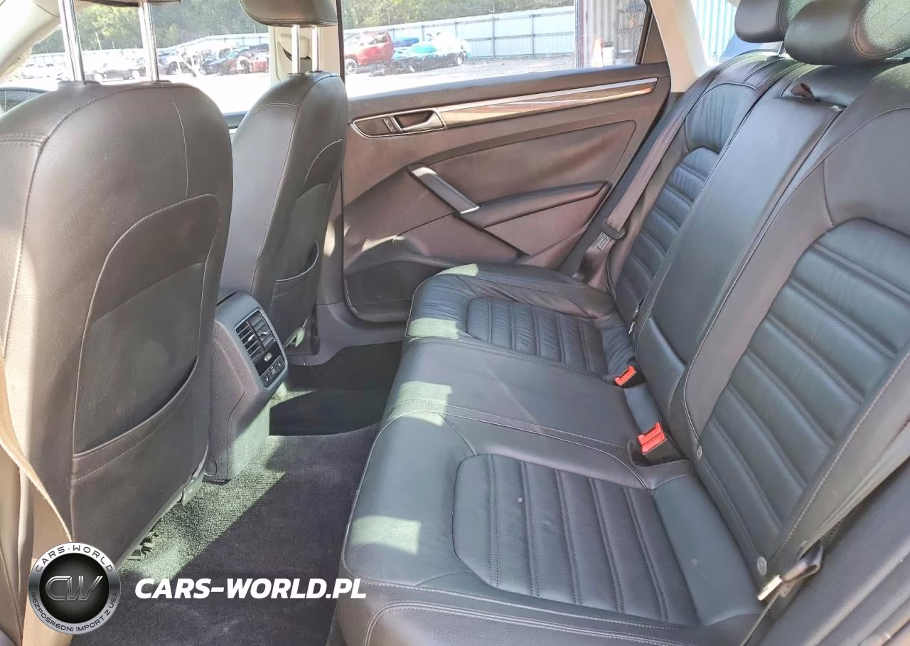 2017 Volkswagen Passat Sel Premium VIN:1VWCT7A37HC085500 - 10