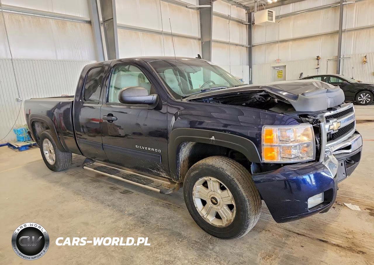 2011 Chev 1500 Silverado VIN:1GCRKSE37BZ269465 - 4
