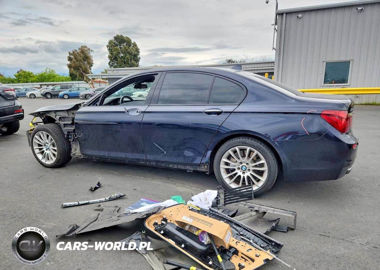 2015 BMW 750 Xi VIN:WBAYB6C53FD966137 - 2