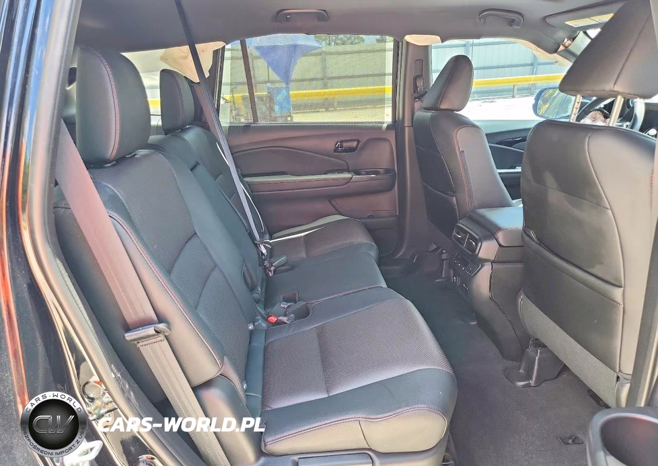 2024 Honda Passport Black Edition VIN:5FNYF8H82RB016323 - 11