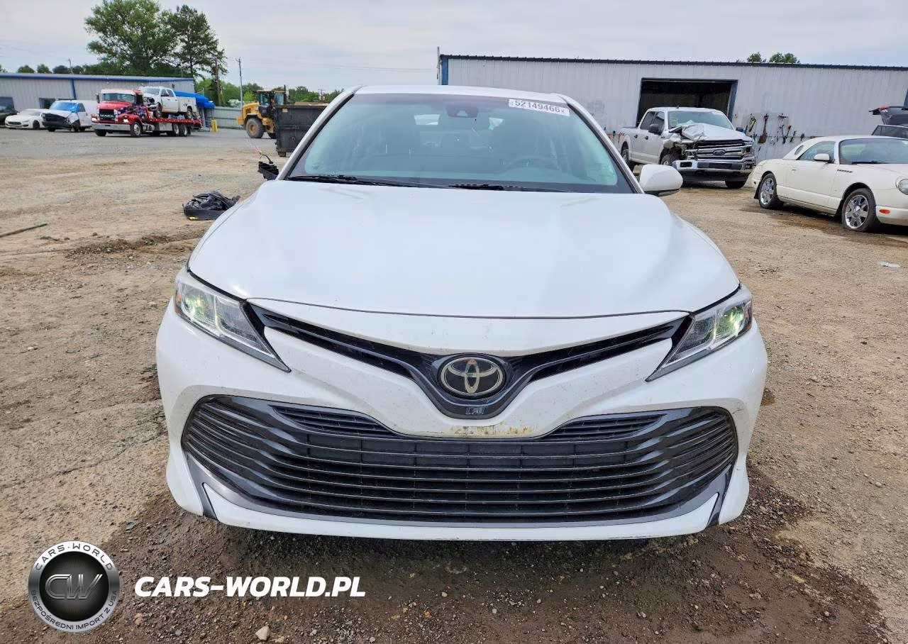 2018 Toyota Camry Le VIN:4T1B11HK2JU676845 - 5
