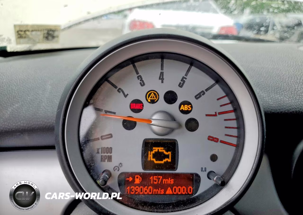 2009 Mini Cooper Clubman VIN:WMWML33579TP97695 - 9