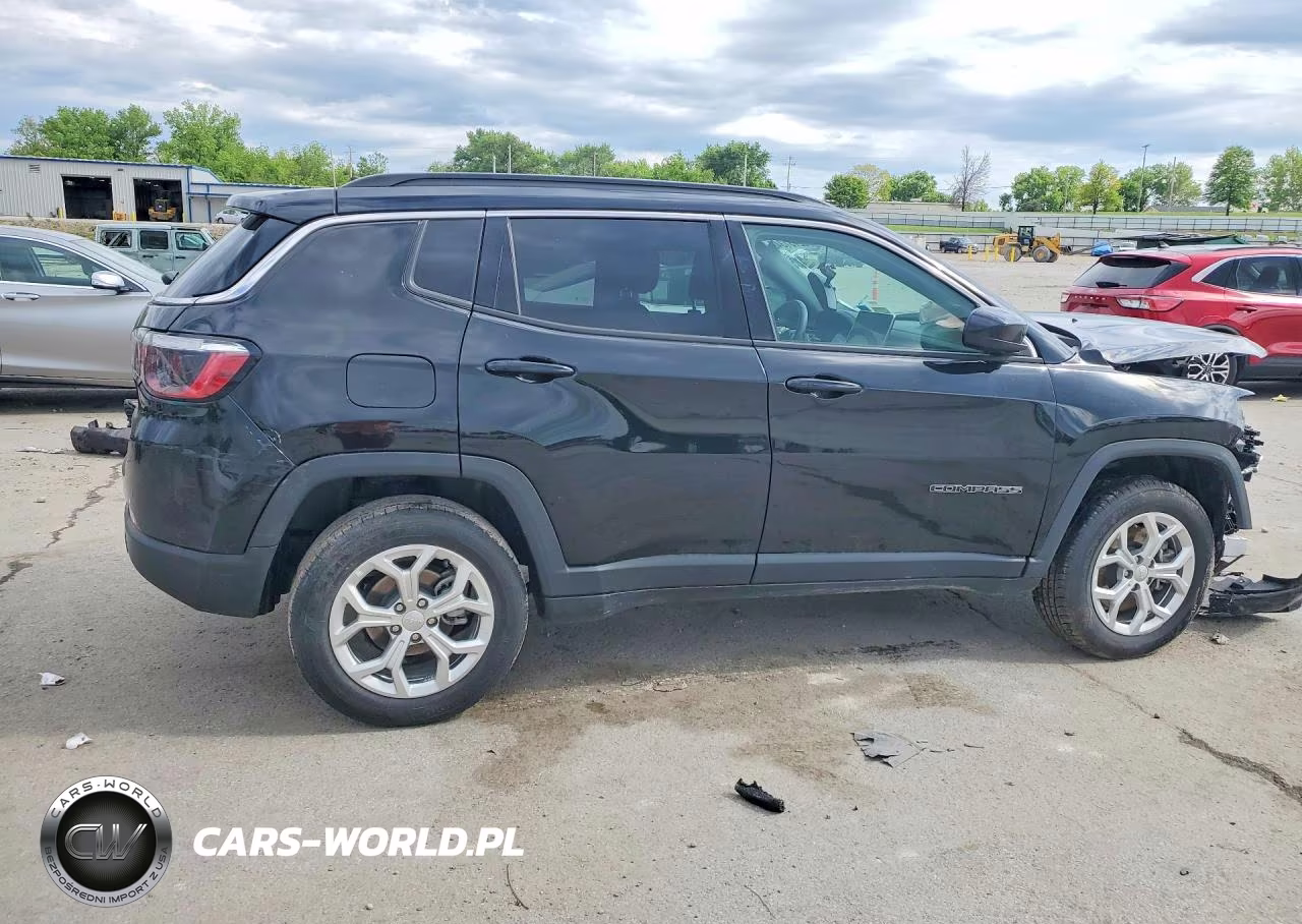 2024 Jeep Cherokee VIN:3C4NJDBN3RT133077 - 3