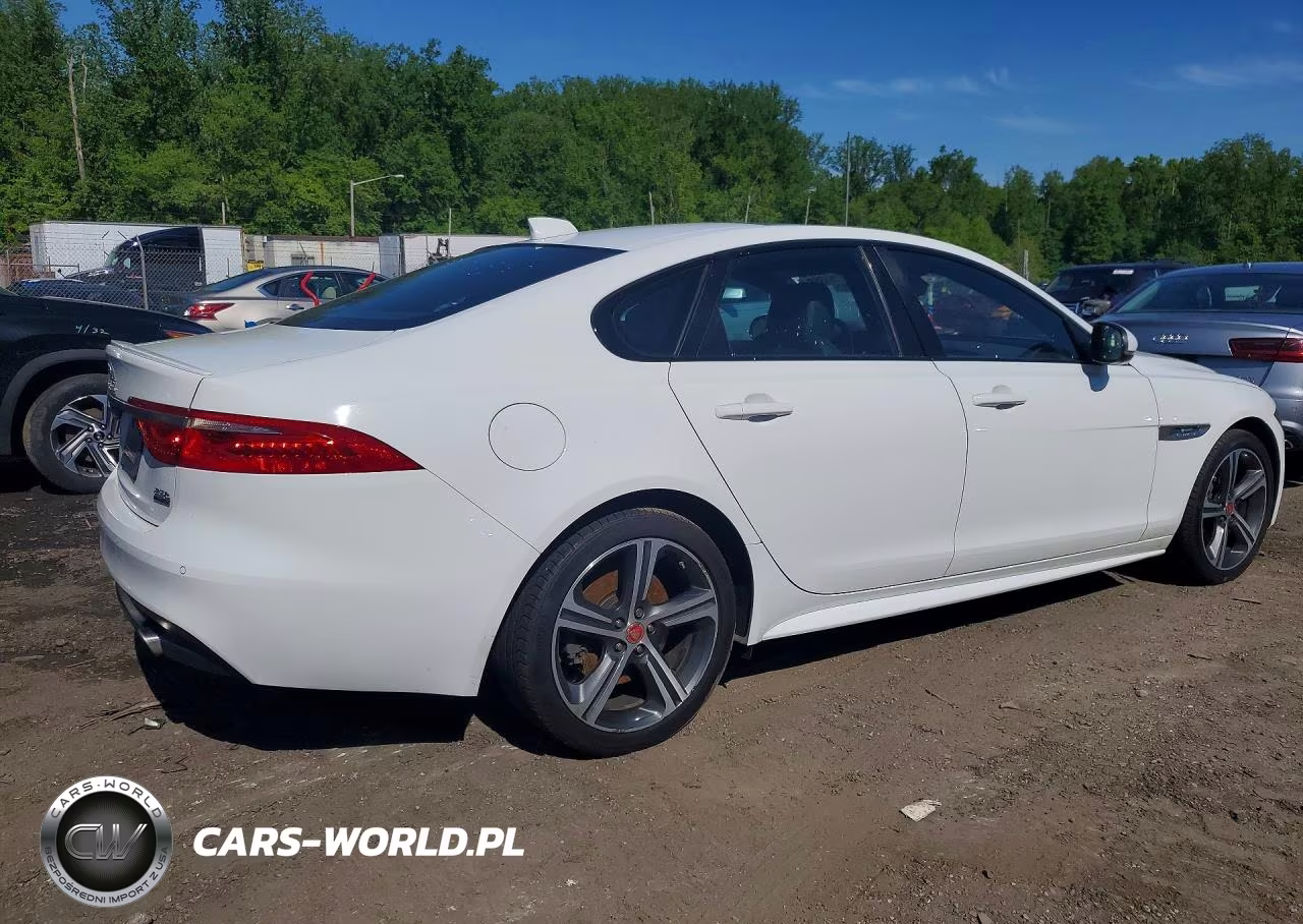 2018 Jaguar Xf R - Sport VIN:SAJBL4FX1JCY55237 - 3