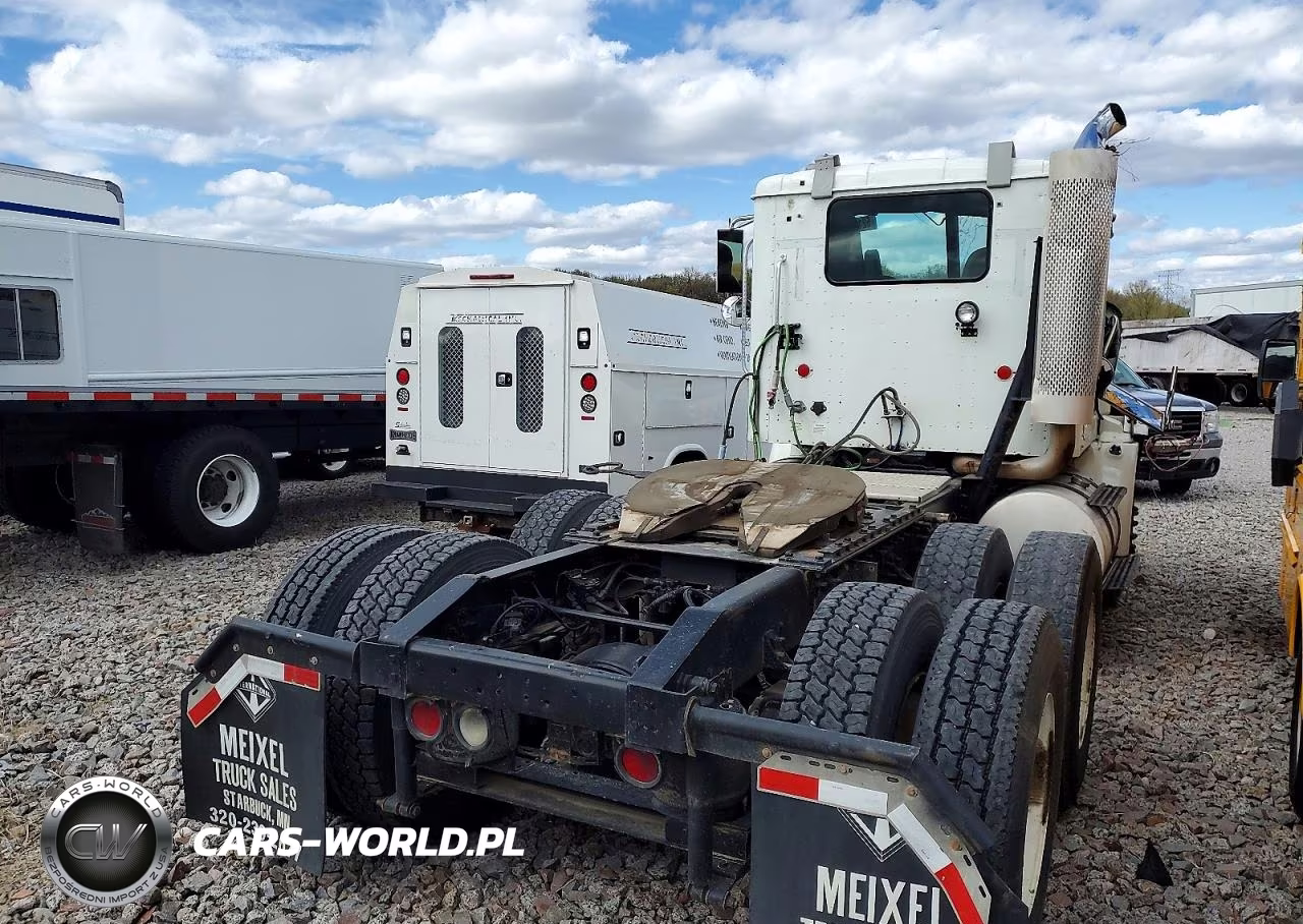 2002 International 9100I Semi Truck VIN:2HSCBAER12C041065 - 4