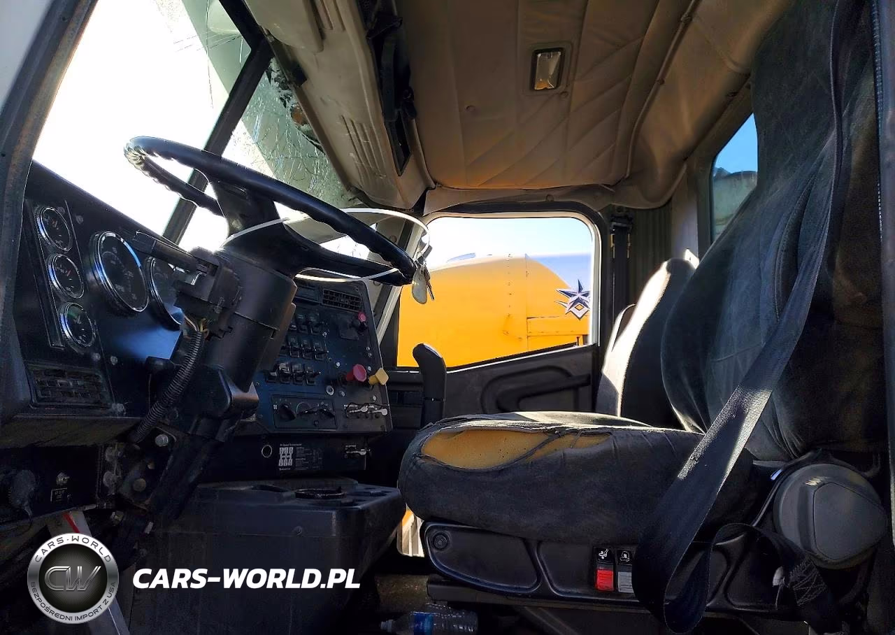 2002 International 9100I Semi Truck VIN:2HSCBAER12C041065 - 5