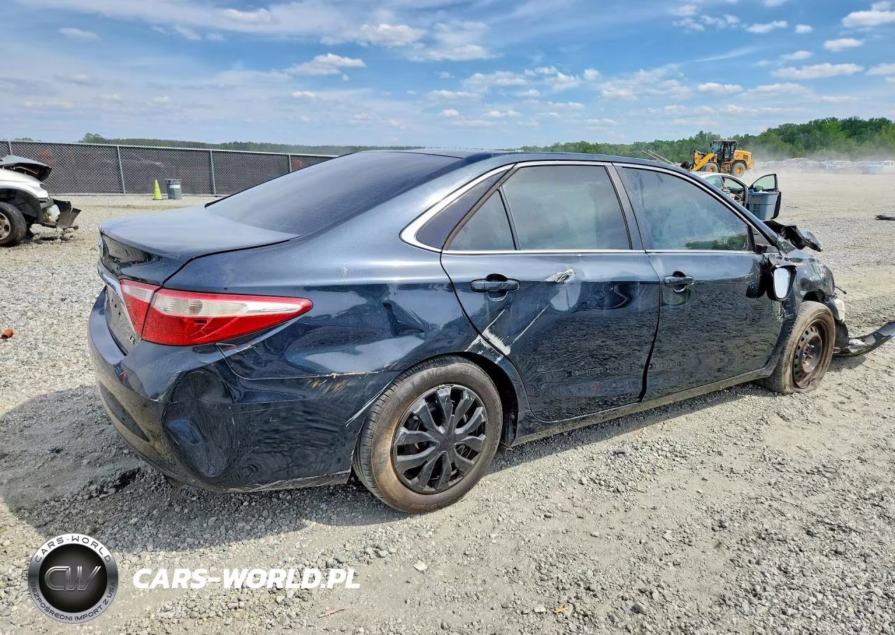 2015 Toyota Camry VIN:4T1BF1FK4FU934679 - 3