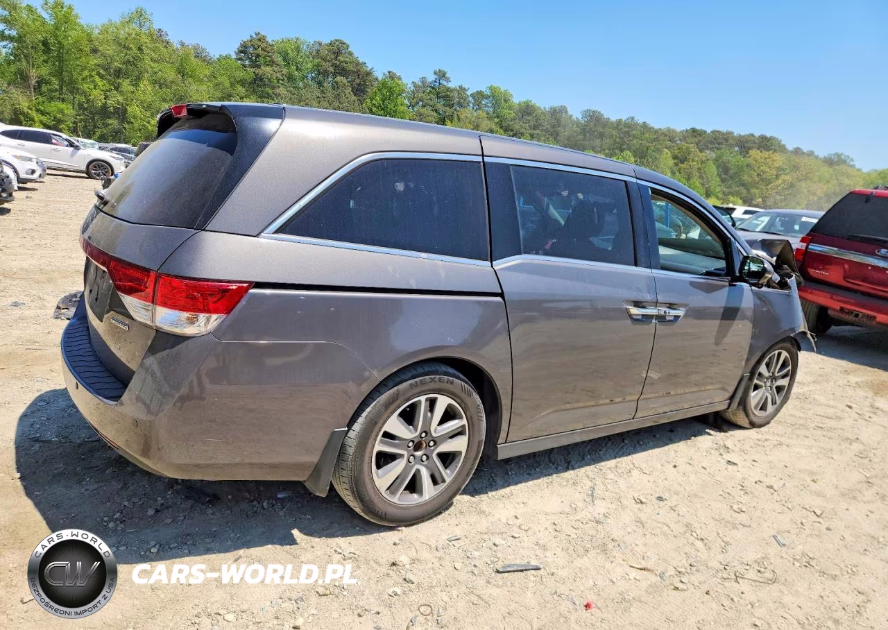 2014 Honda Odyssey Touring VIN:5FNRL5H90EB070122 - 3