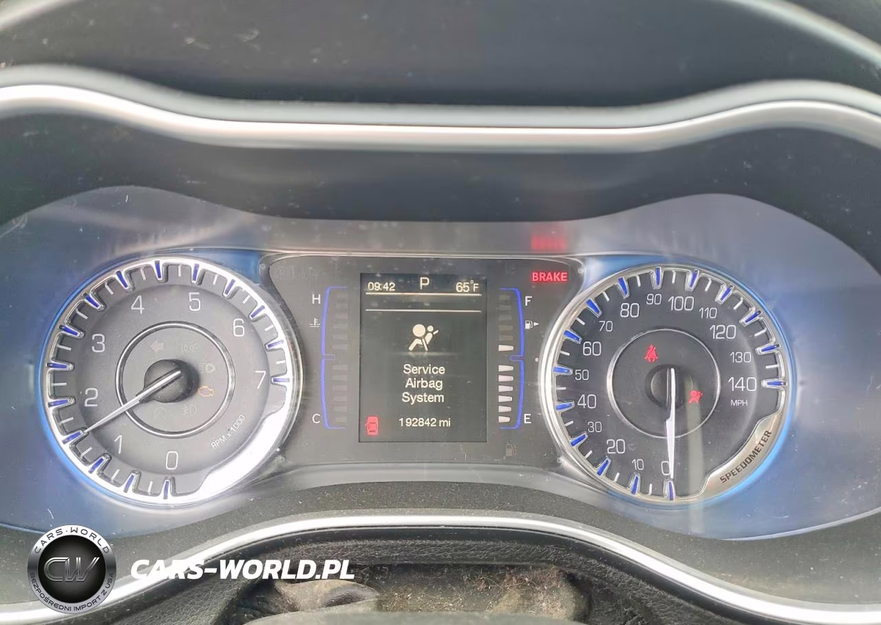 2015 Chrysler 200 Limited VIN:1C3CCCAB0FN625214 - 9