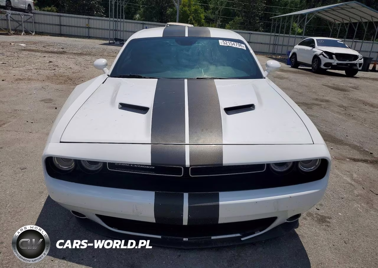 2018 Dodge Challenger Sxt VIN:2C3CDZAG1JH331334 - 5