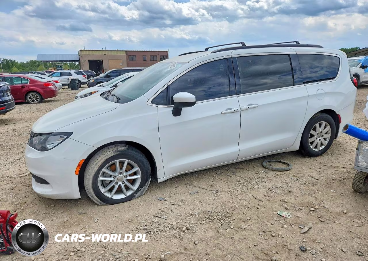 2020 Chrysler Voyager Lxi