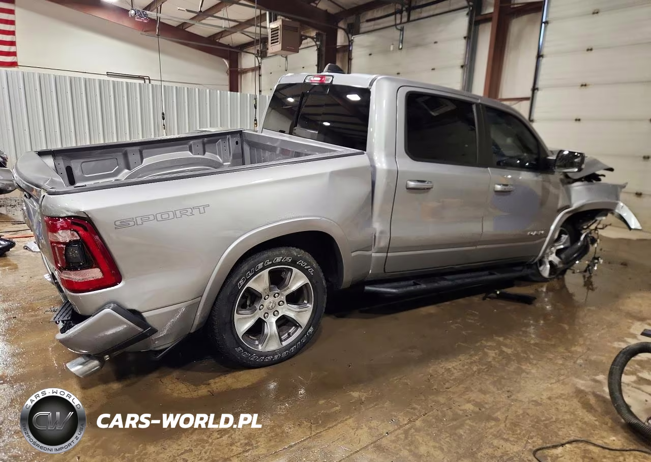 2021 Ram 1500 Laramie VIN:1C6SRFJT2MN669140 - 3