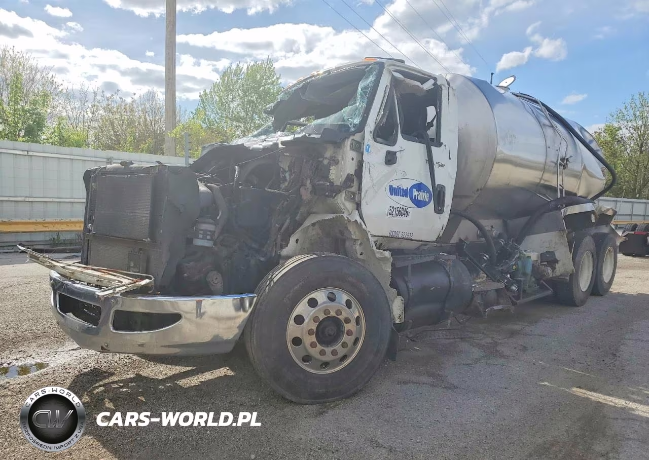 2009 International 8600 Tank Truck VIN:1HSHXAHR79J044504 - 2