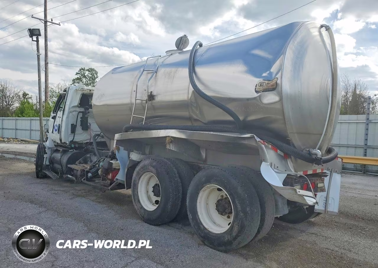 2009 International 8600 Tank Truck VIN:1HSHXAHR79J044504 - 3
