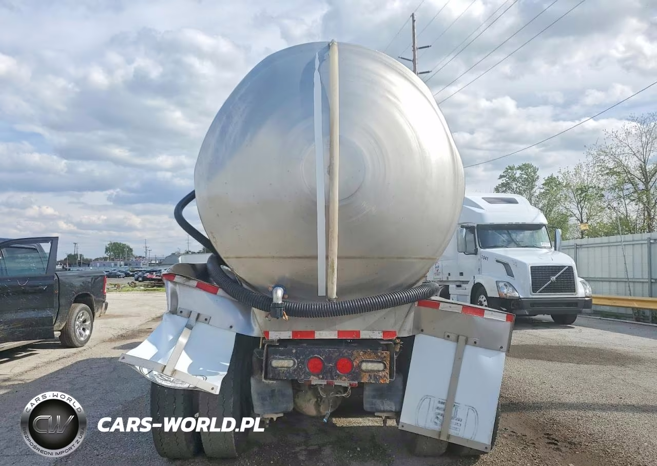 2009 International 8600 Tank Truck VIN:1HSHXAHR79J044504 - 6