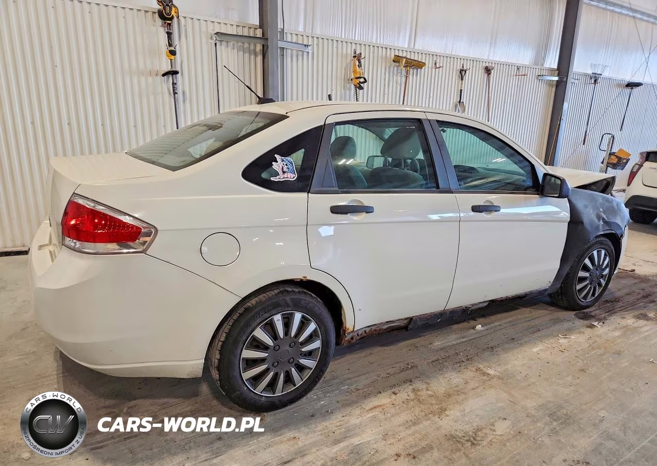 2010 Ford Focus S VIN:1FAHP3EN7AW140913 - 3