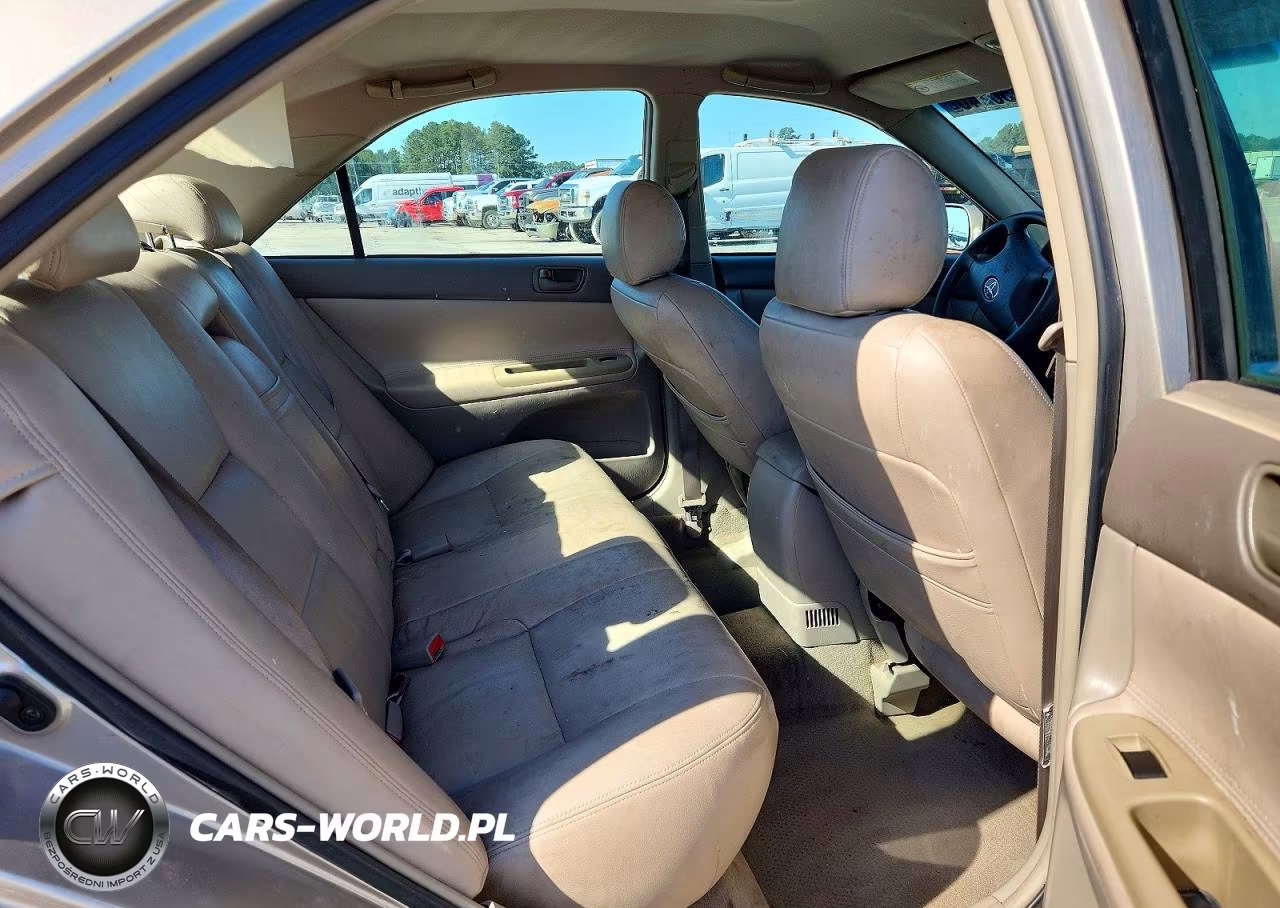 2002 Toyota Camry Le VIN:4T1BE32K42U515956 - 10