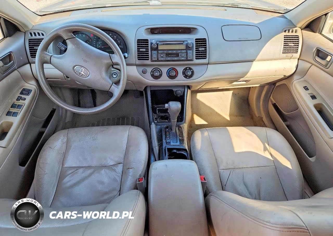 2002 Toyota Camry Le VIN:4T1BE32K42U515956 - 8
