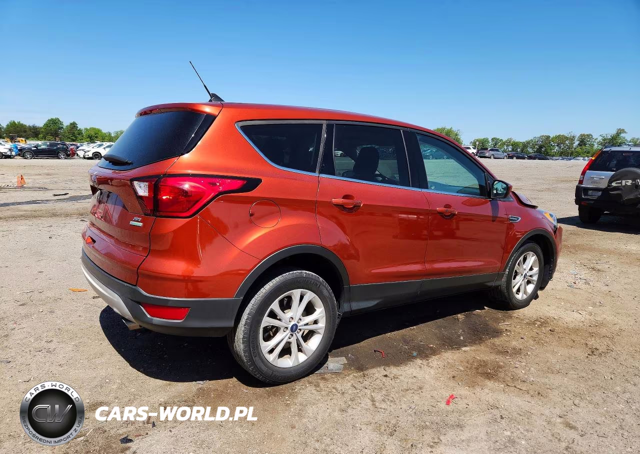 2019 Ford Escape Se VIN:1FMCU0GD3KUB48807 - 3