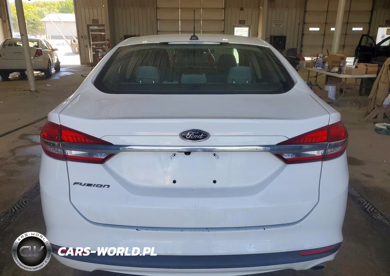 2018 Ford Fusion S VIN:3FA6P0G7XJR139455 - 6