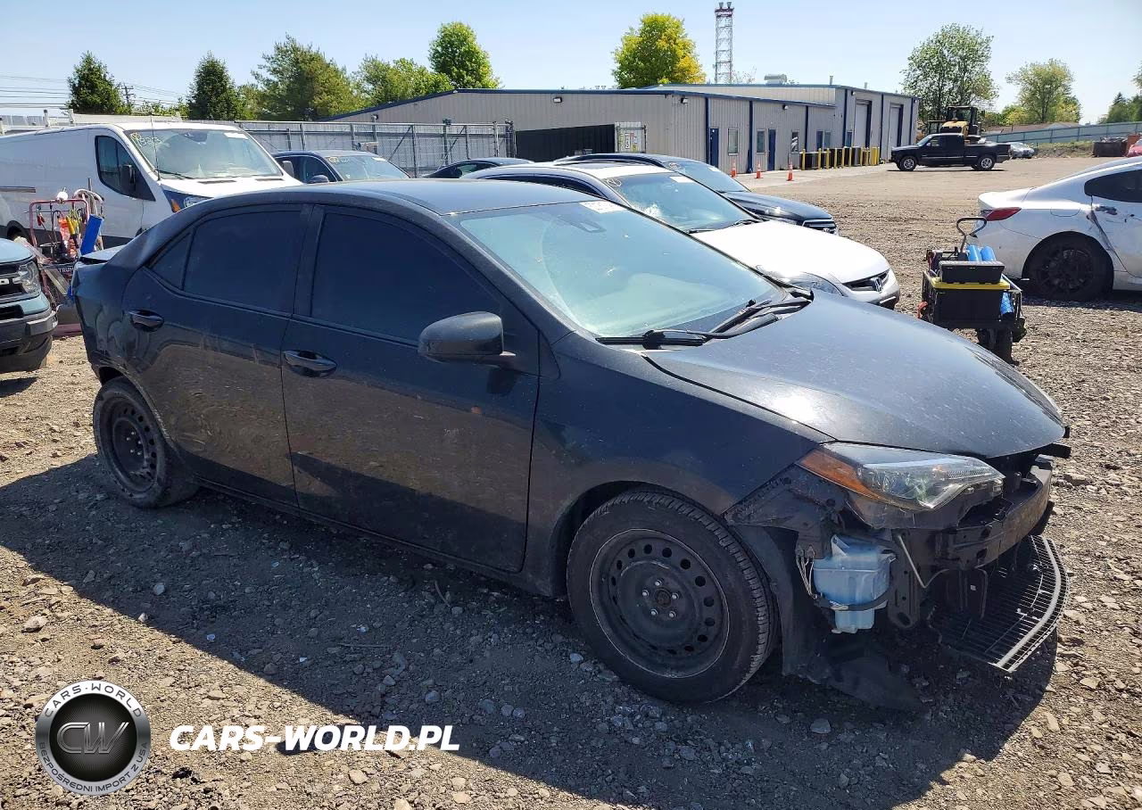 2018 Toyota Corolla Le VIN:2T1BURHE6JC059174 - 4