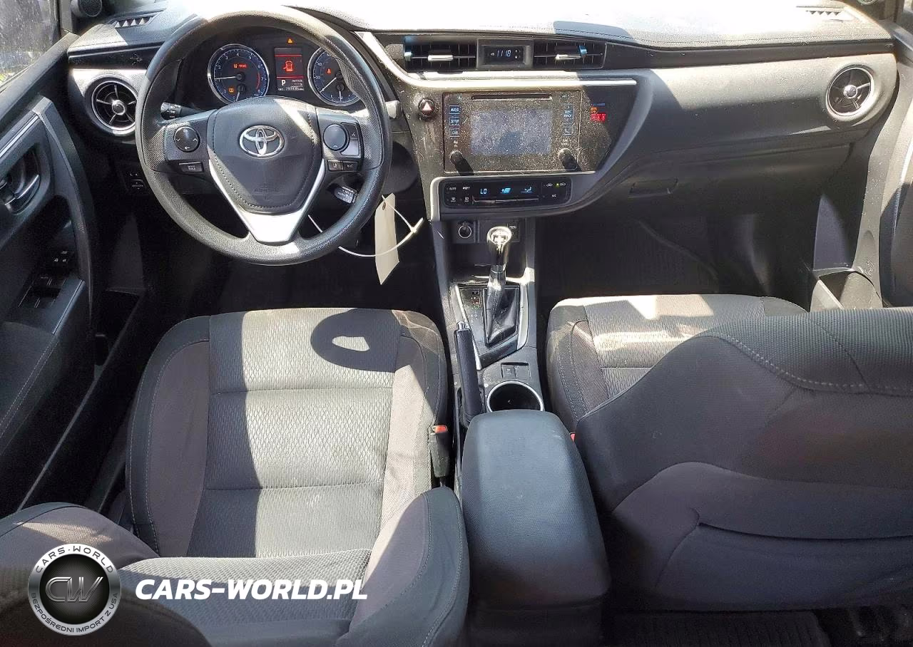 2018 Toyota Corolla Le VIN:2T1BURHE6JC059174 - 8