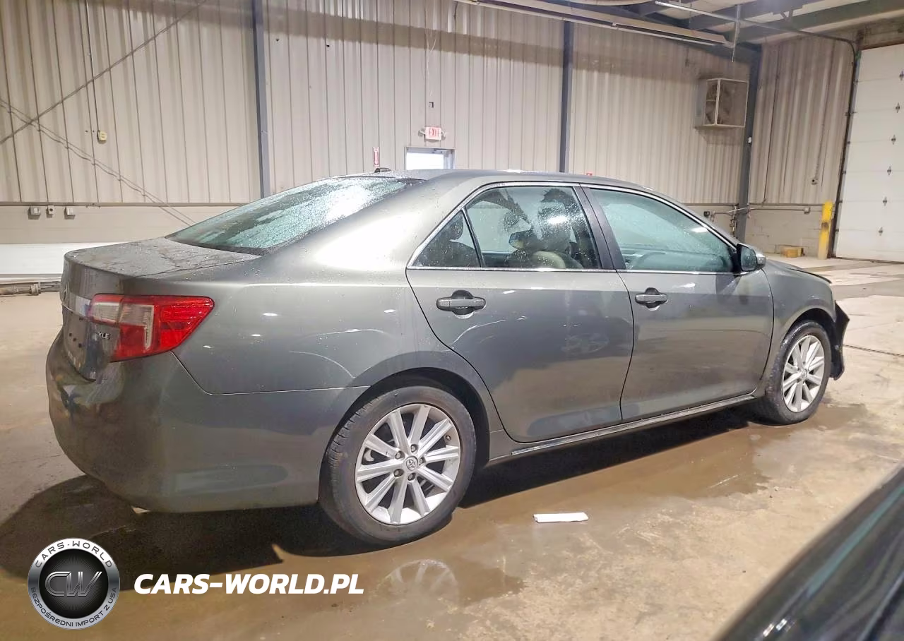 2014 Toyota Camry Xle VIN:4T4BF1FK8ER411296 - 3