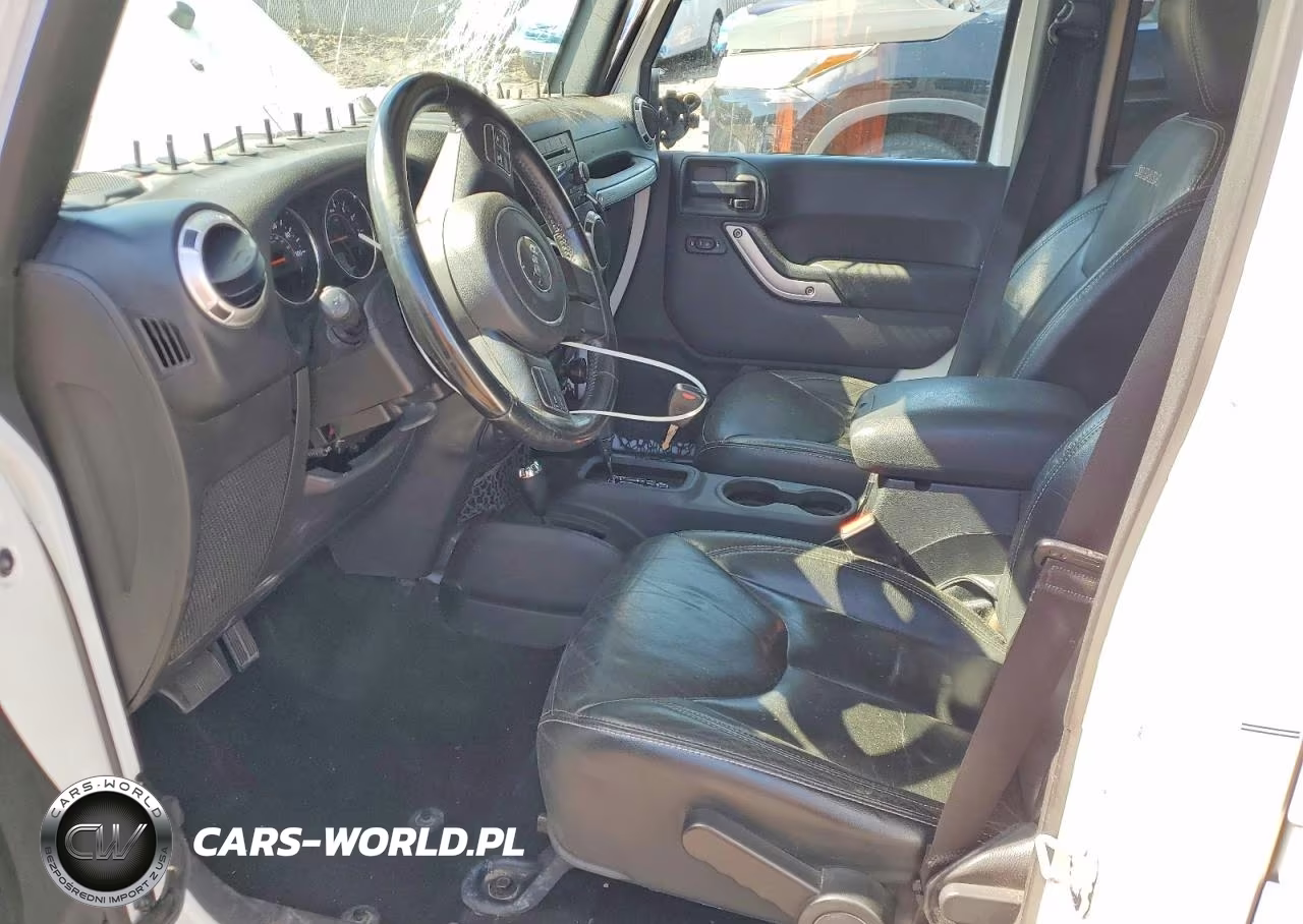 2016 Jeep Wrangler Unlimited Sahara VIN:1C4BJWEG6GL261043 - 7
