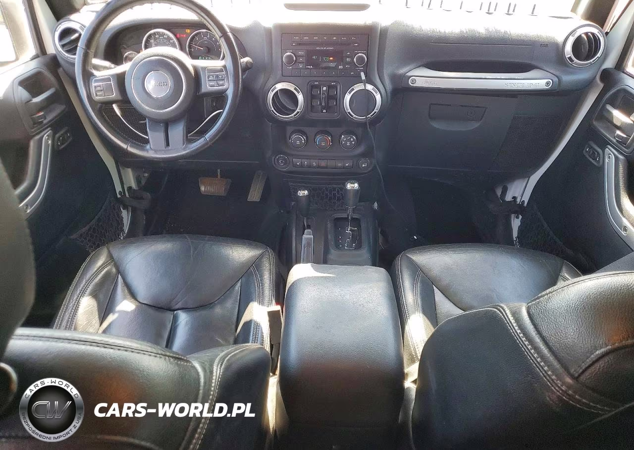 2016 Jeep Wrangler Unlimited Sahara VIN:1C4BJWEG6GL261043 - 8