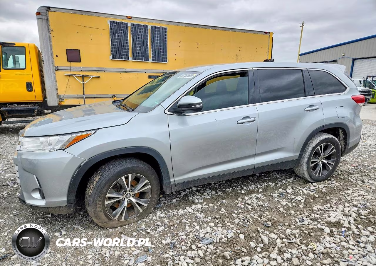 2019 Toyota Highlander Le – zdjęcie 1 z 13