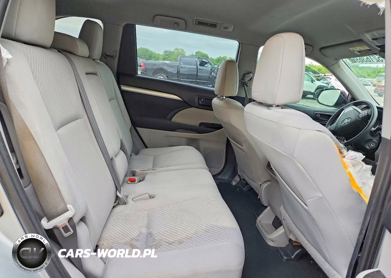 2019 Toyota Highlander Le VIN:5TDZZRFH7KS289747 - 11