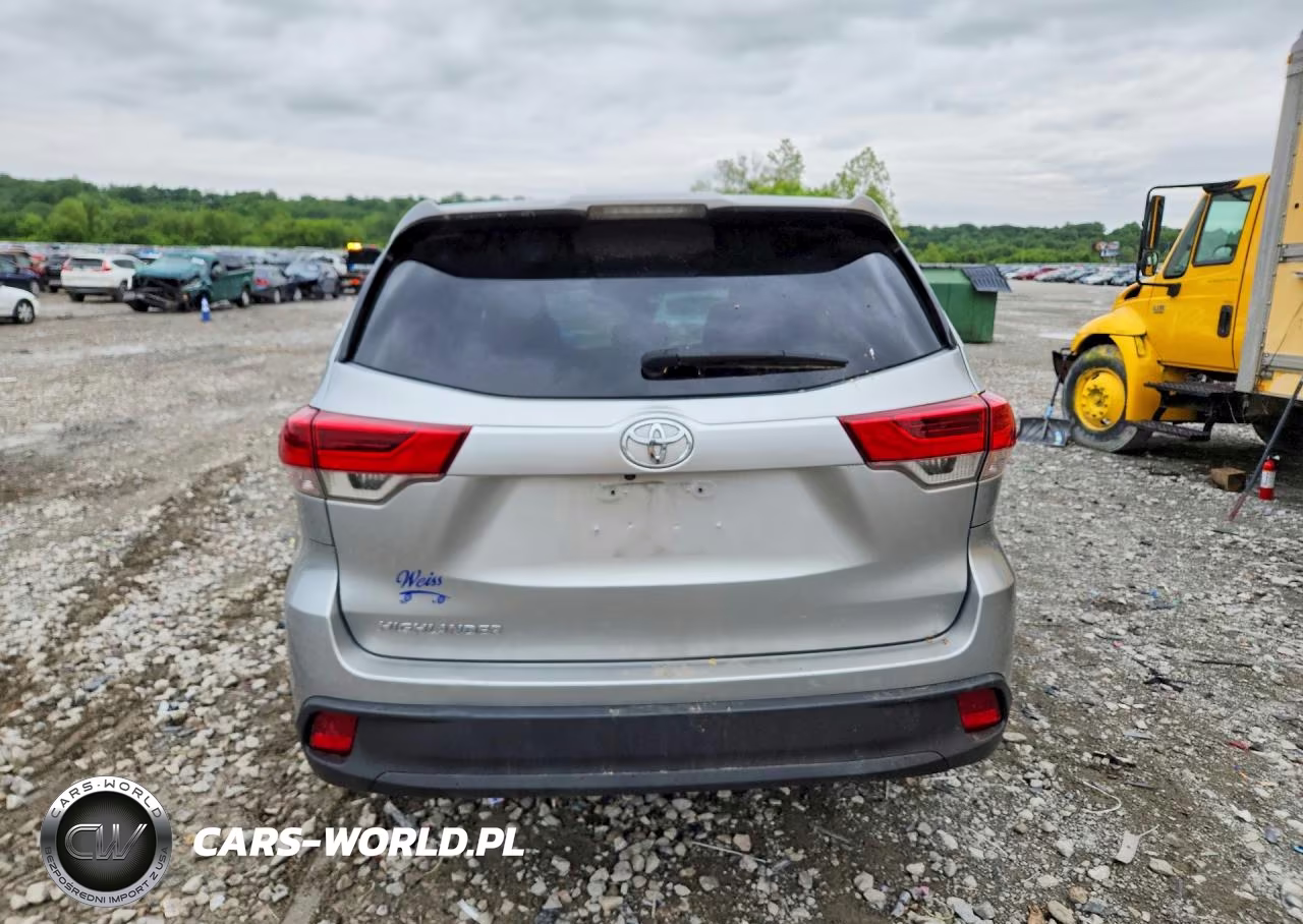 2019 Toyota Highlander Le VIN:5TDZZRFH7KS289747 - 6