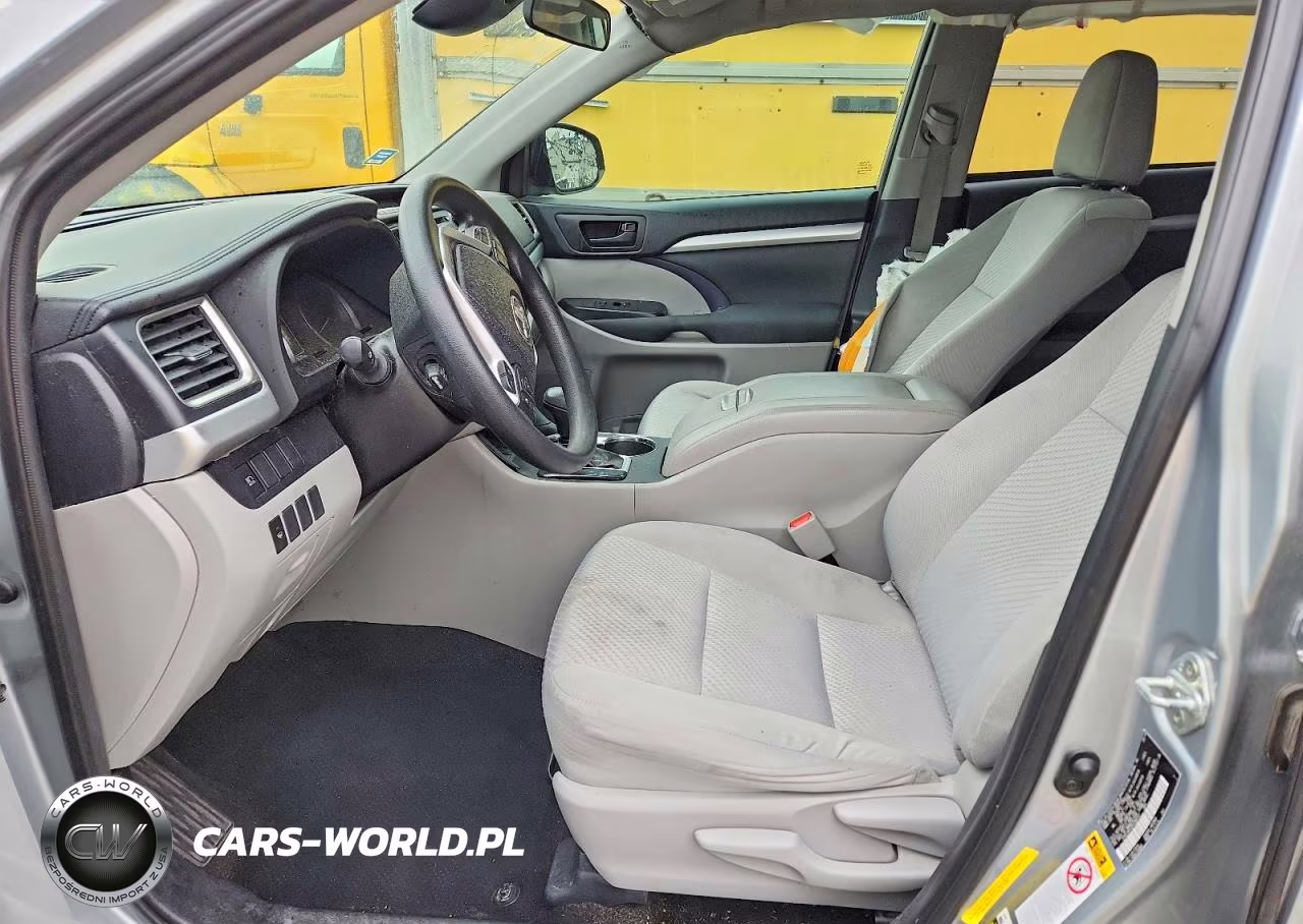 2019 Toyota Highlander Le VIN:5TDZZRFH7KS289747 - 7