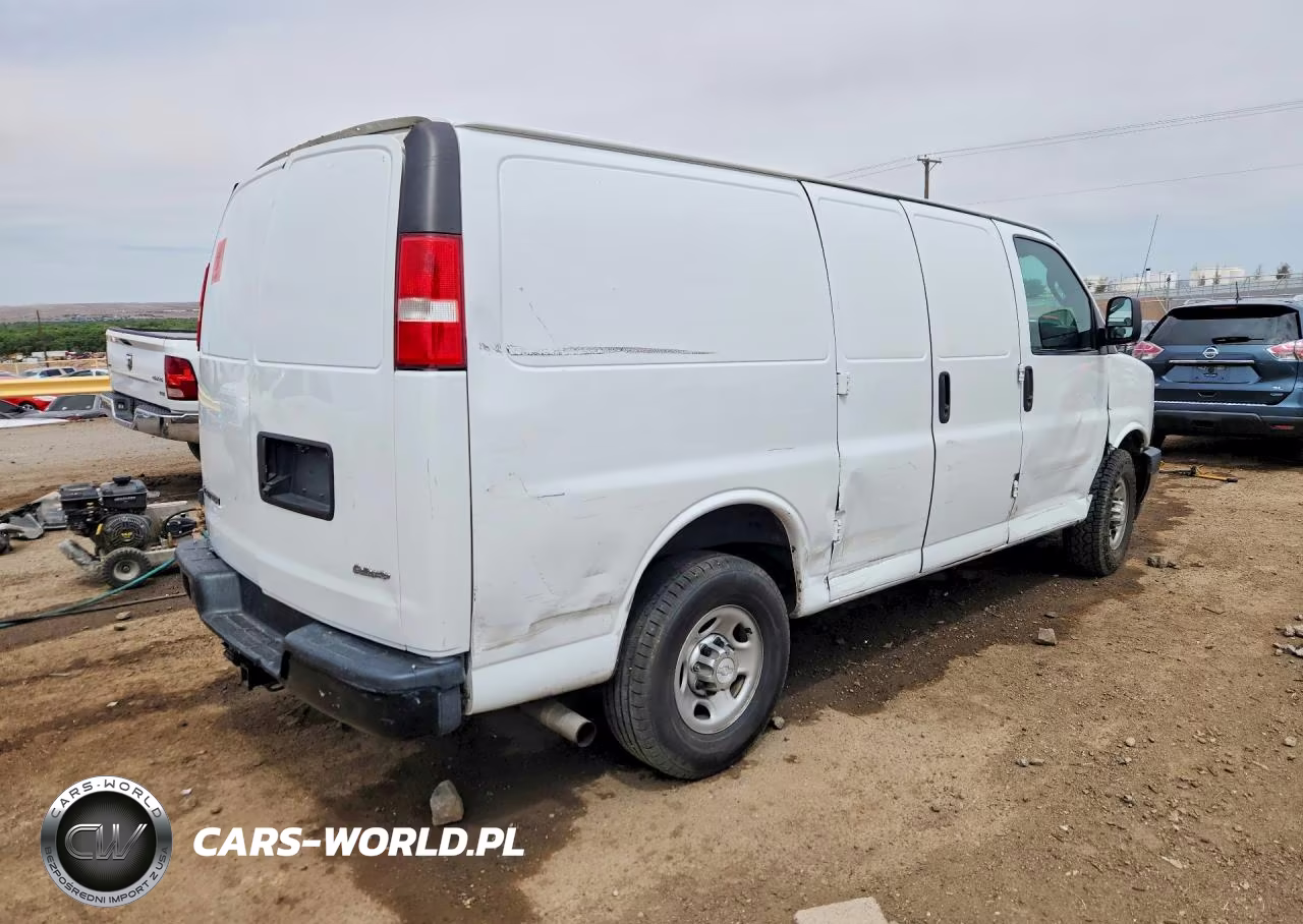 2017 Chevrolet Express G2500 VIN:1GCWGAFF0H1346255 - 3