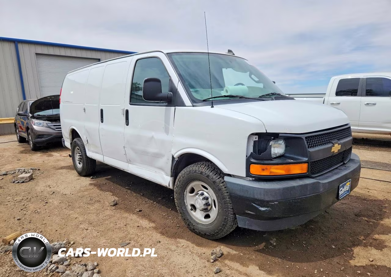 2017 Chevrolet Express G2500 VIN:1GCWGAFF0H1346255 - 4