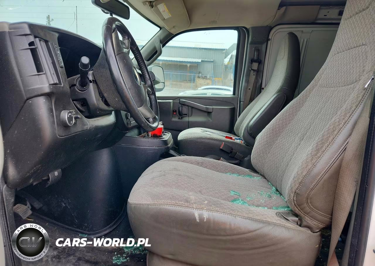 2017 Chevrolet Express G2500 VIN:1GCWGAFF0H1346255 - 7