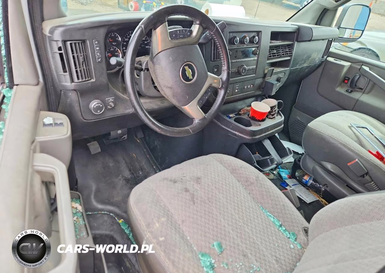 2017 Chevrolet Express G2500 VIN:1GCWGAFF0H1346255 - 8