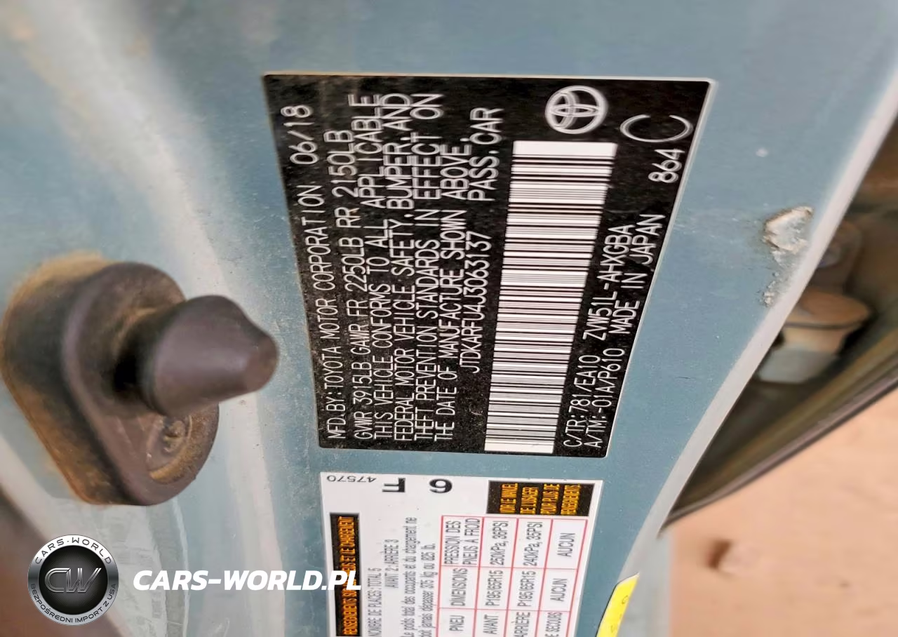 2018 Toyota Prius Four VIN:JTDKARFU4J3063137 - 12