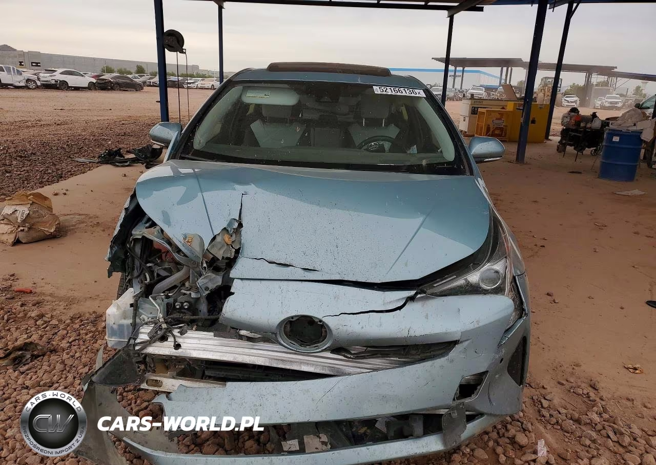 2018 Toyota Prius Four VIN:JTDKARFU4J3063137 - 5